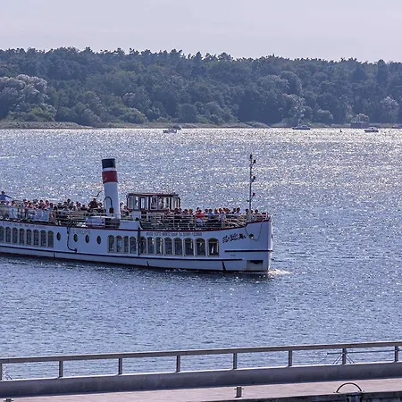 Hafenoase Mit Eckbalkon * Waren (Mueritz)