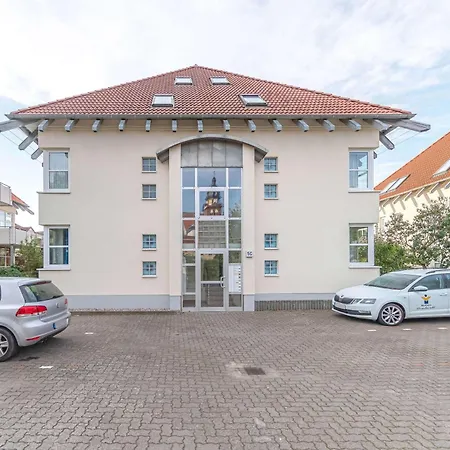 Hafenoase Mit Eckbalkon Waren (Mueritz)