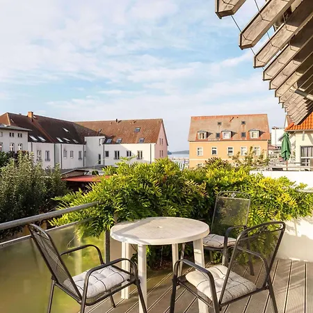 Hafenoase Mit Eckbalkon